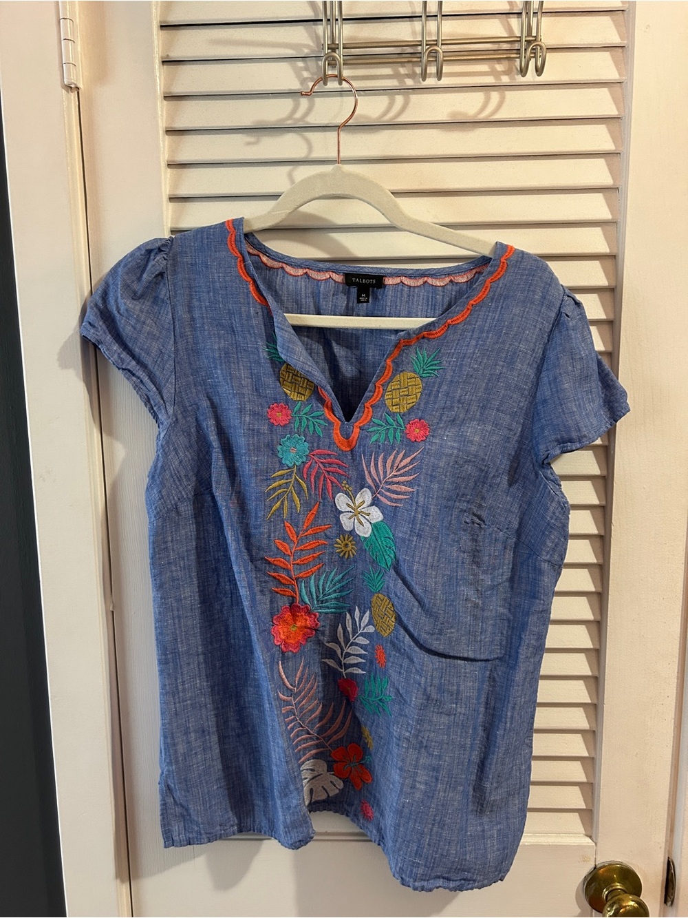 Talbots Chambray Blue Short-Sleeve V-Neck Top with Tropical Embroidery
